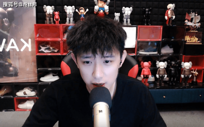 原创斗鱼两男主播醉酒不省人事停车场就睡下了粉丝疯传现场照