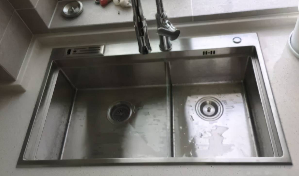 厨房水槽选得好 装修就成功了一半 老板说了4点 选大就不选小 不锈钢