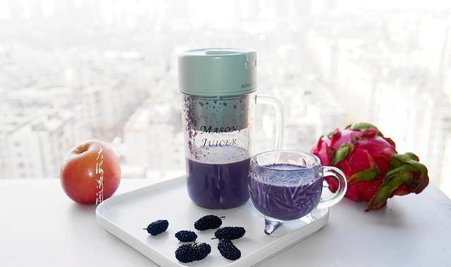 吃桑葚的季节,千万别错过这杯鲜榨果汁,营养又美味