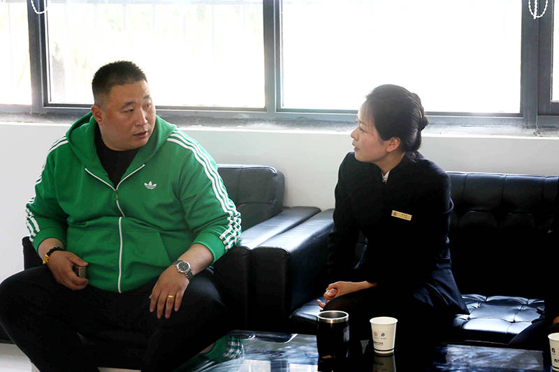 郑州裕达国贸酒店武经理一行前来学校参观考察谋求合作共赢