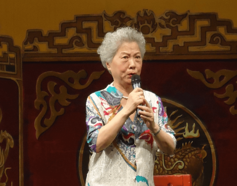 老艺术家王婉华去世,最后身影曝光特优雅,半个月前还为戏迷献唱_京剧
