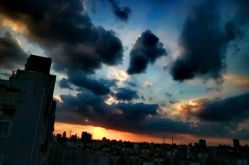 飘忽不定的水瓶座身上10个不太让人注意的特点,你中了几个_ta