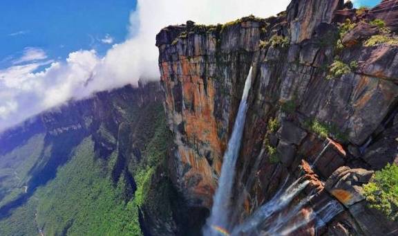 世界上最高的瀑布：落差近1000米，藏在南美洲深山中