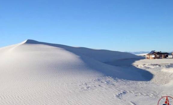 世界上最神奇的2个沙漠，一个白如雪，一个被人们称为千湖沙漠
