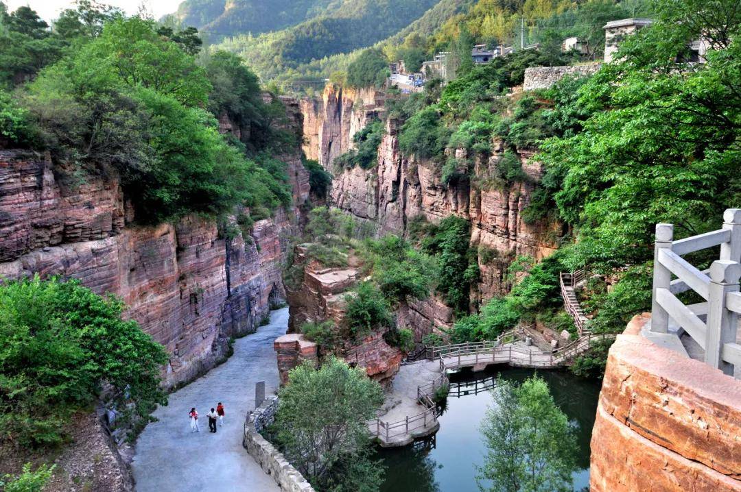 中国最危险的村庄，坐落在1700米的悬崖上，只有1%的人知道！
