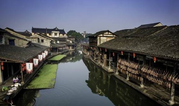 中国这座免费古镇：有1700米长的老街，藏着最烟火味的江南