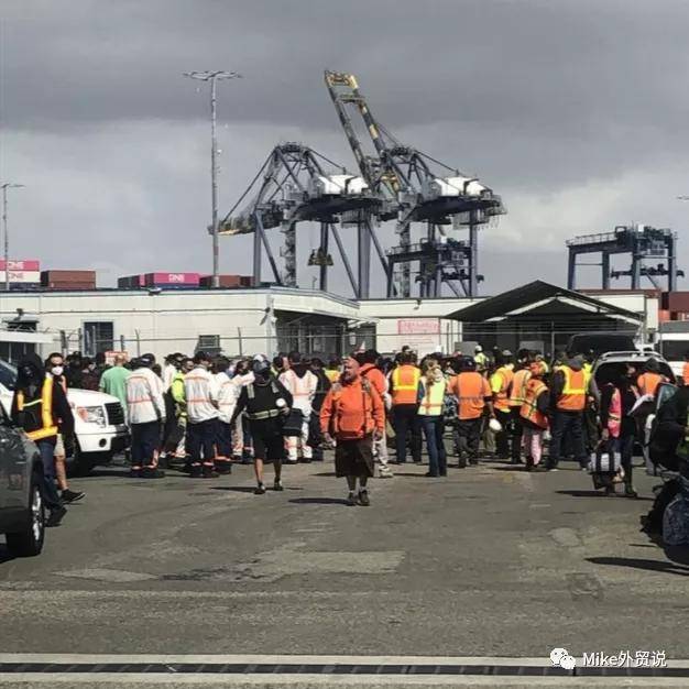 此举有效地关闭了港口的七个主要码头之一,该码头占进入美国所有货物