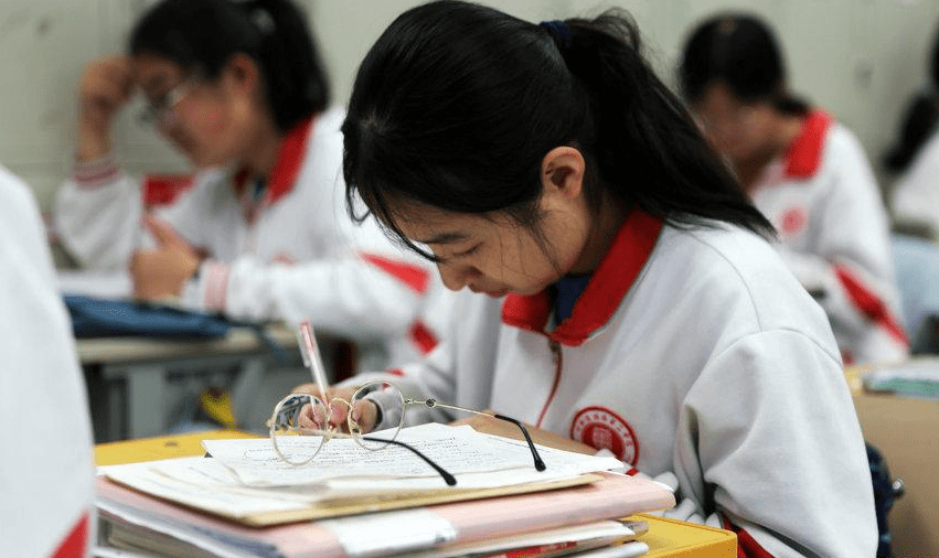 12年义务教育真要来了吗,教育局回应叫人振奋,南方将率先试行 | 微