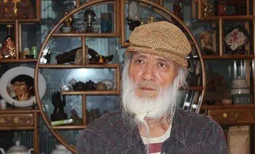 成名之后的于承惠,并未被外界的花花绿绿所干扰.