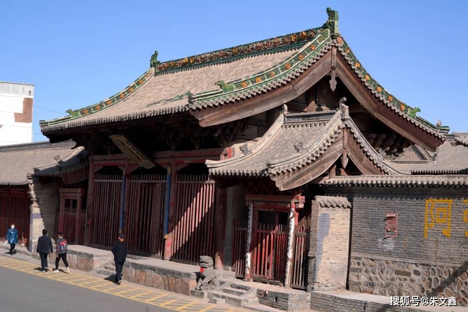 山西天镇有座千年古刹慈云寺，独特的钟鼓楼国内无二处