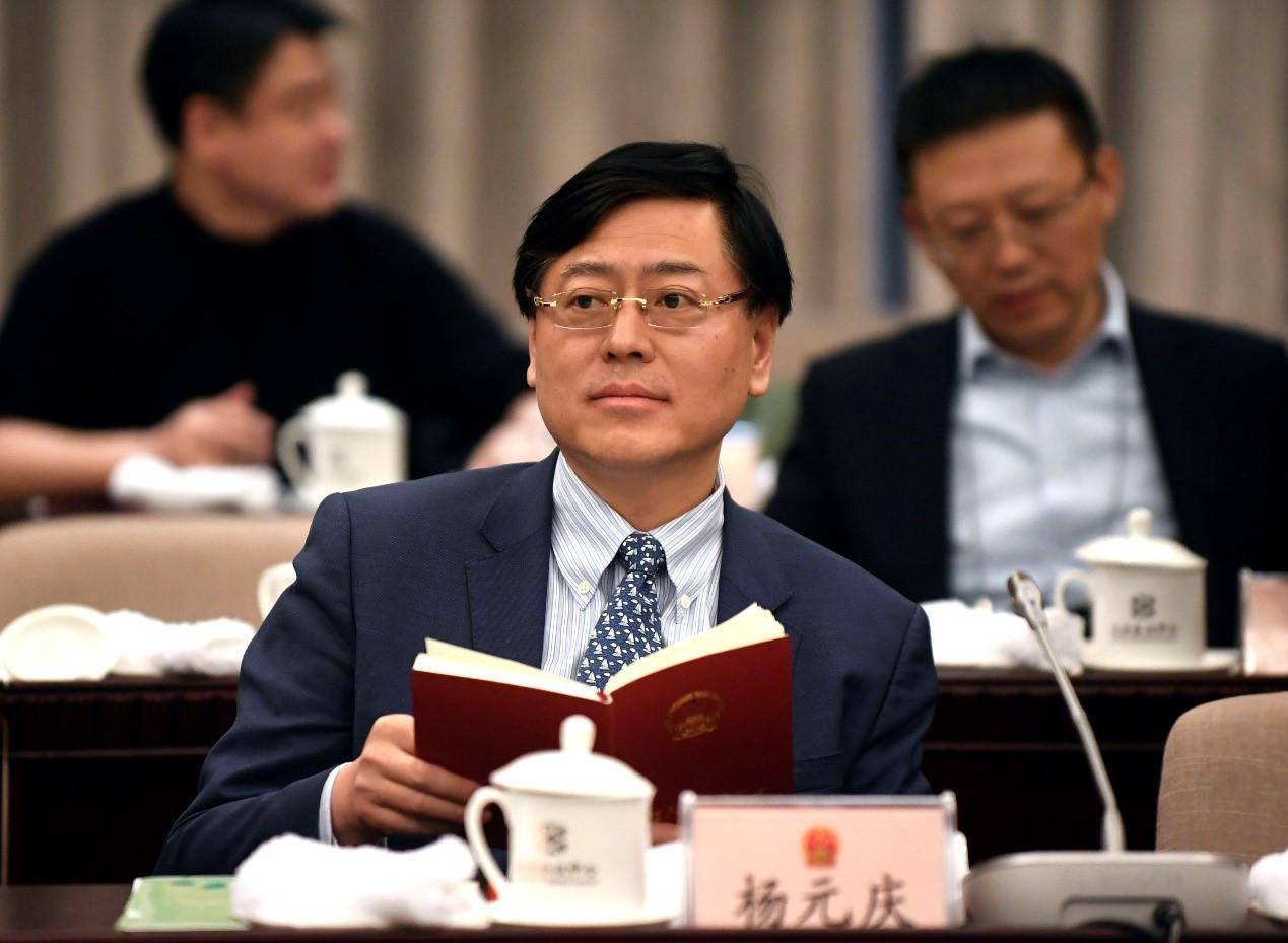 联想集团现任董事长 dcf5d318121b4e379b1b0a0a50a0f1e6.jpeg