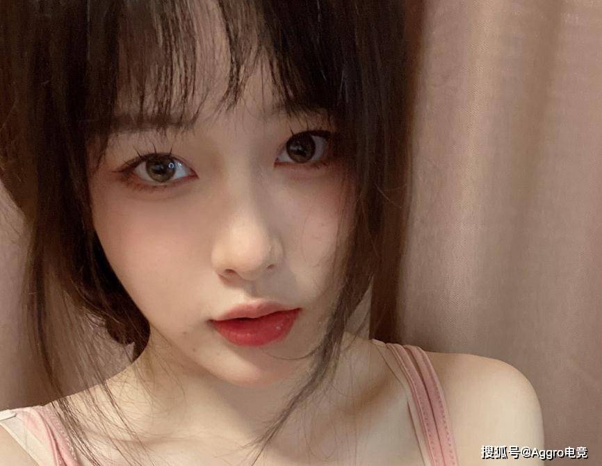 榜一当场翻脸!喜欢的女主播私下与神豪见面,气得他直接退群