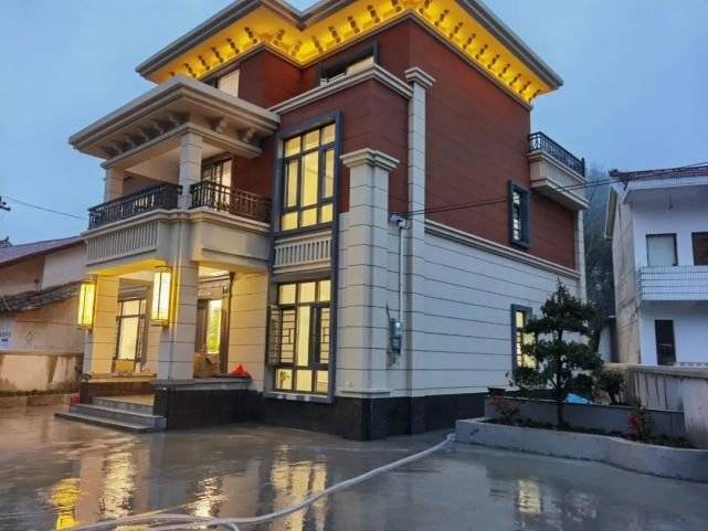 浪漫春光里,老家这款漂亮的农村小别墅,牵动了我的心_家乡