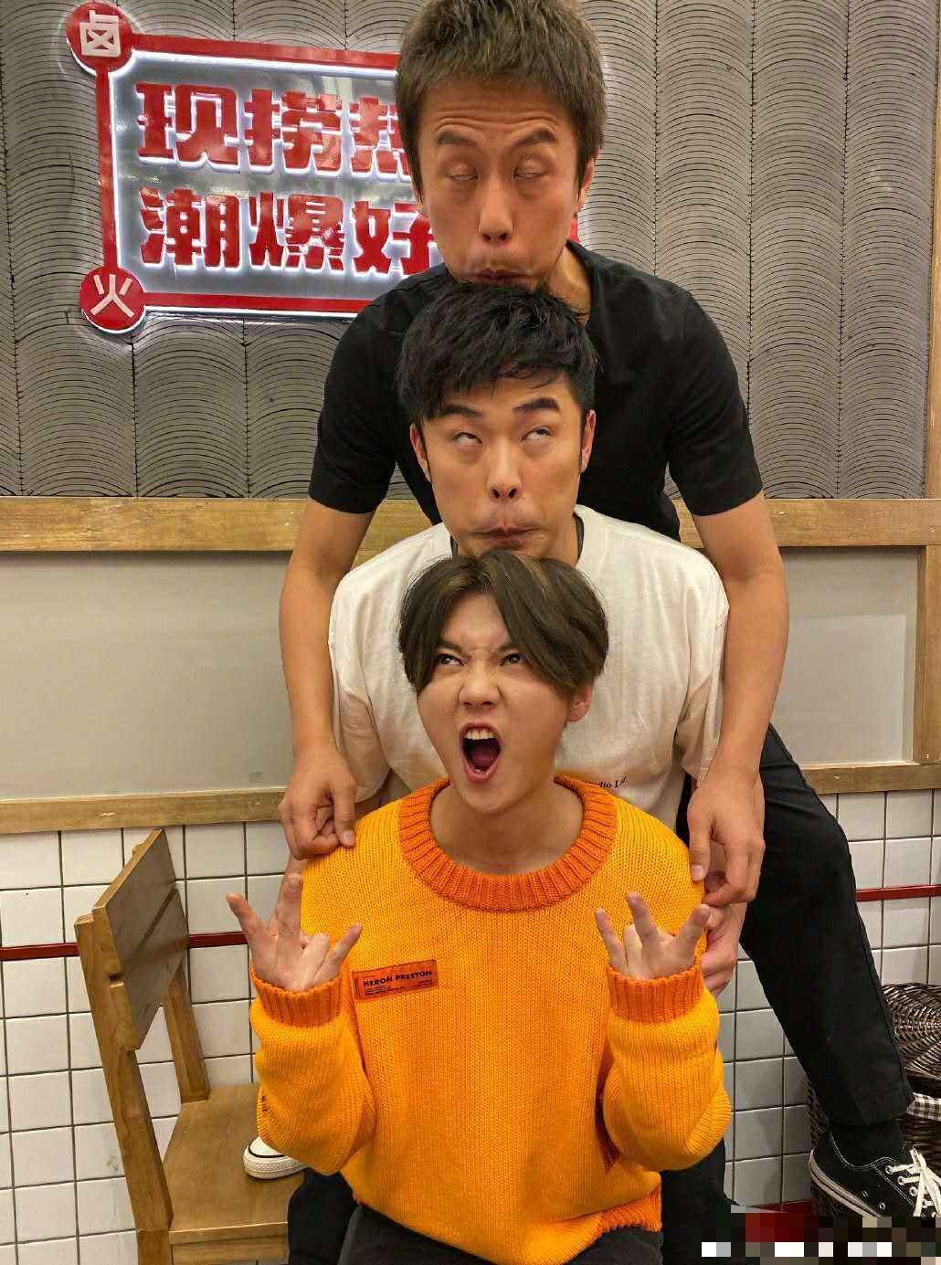 原创app内阅读鹿晗31岁生日粉丝都在等关晓彤表态关晓彤却沉默疑似