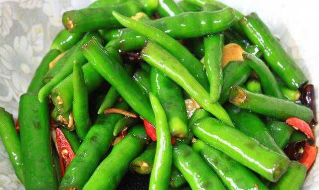 炒什么菜用红花椒 b70fe8a2409c4331a3ee19882a6ec66c.jpeg