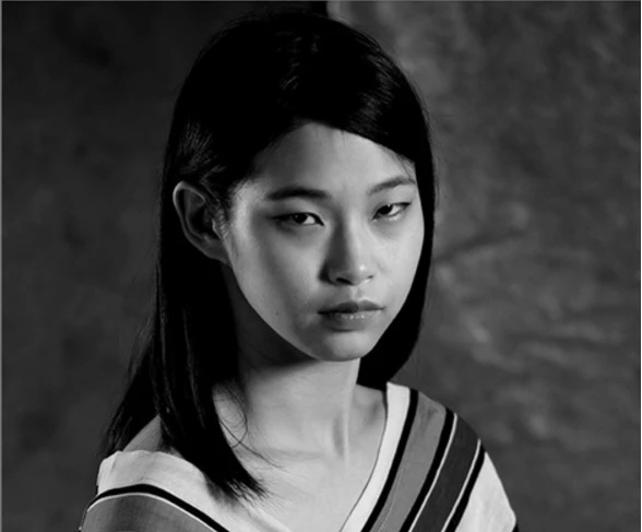 于尼古拉斯凯奇此前的几位妻子那样家世显赫,柴田梨子的身世极其坎坷