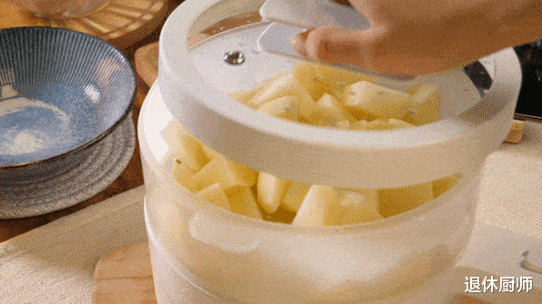 f1780761ebce4d56a6720f001ab0594a.gif
