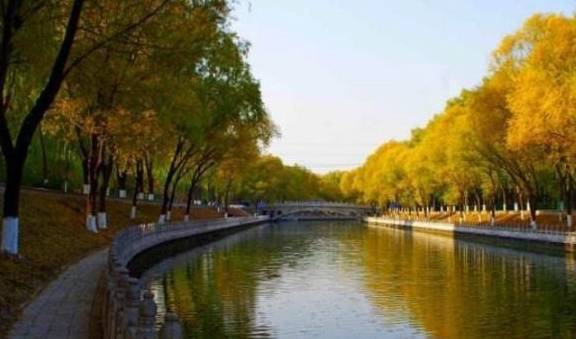 北京城里的“绿野仙踪”，绿茵环绕、清凉避暑，关键是还免费