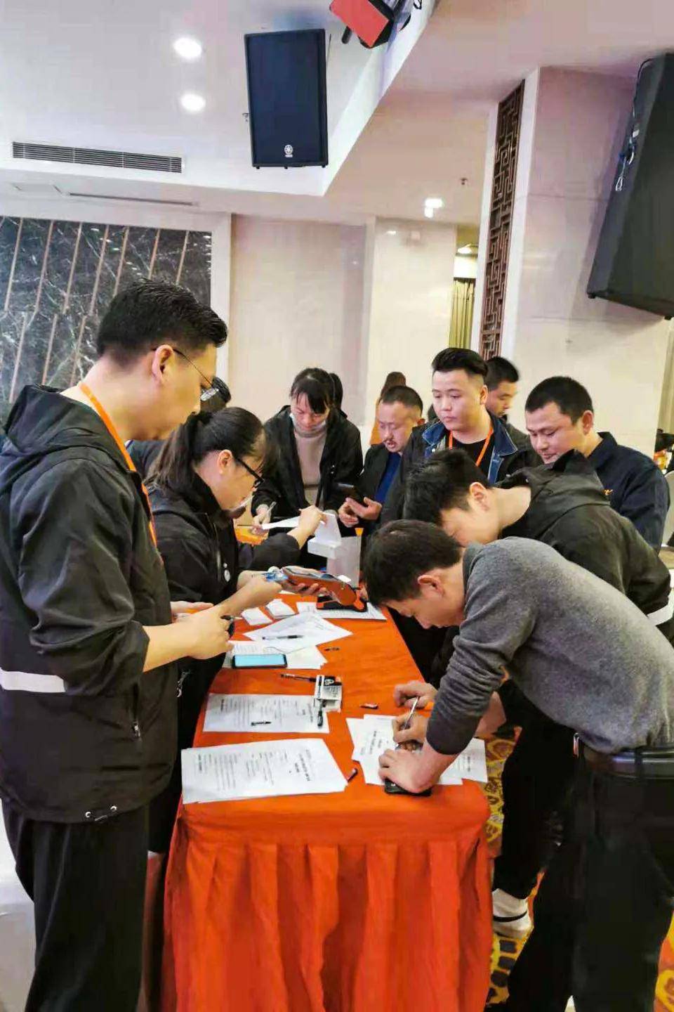 三头六臂会销如何毫不费力卖到盆满钵满