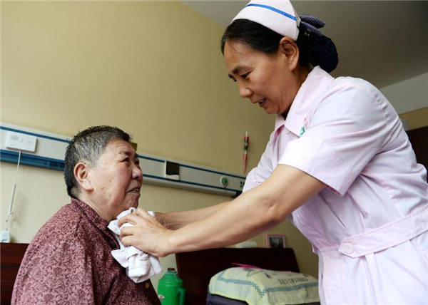 成都养老院|老人的护理知识,在家也能操作|龙泉养老院