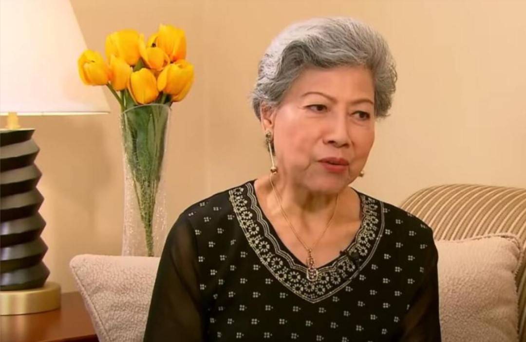 鬼后罗兰让人搀扶也要参加好友葬礼坦兰自己身体也不好了