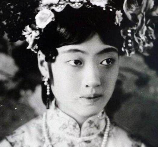 中国历史上最后一位皇后,因皇帝不行找人私通,最终结局凄凉_溥仪