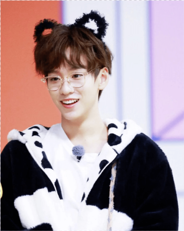 余景天录王牌被恶意取消值机粉丝围堵机场画面太恐怖吴彤发微博吐槽