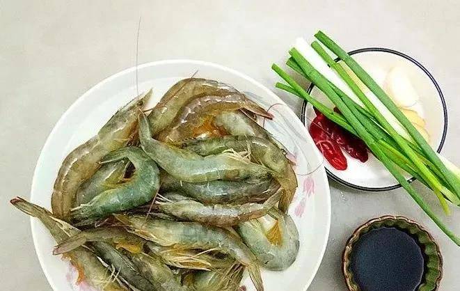 如何处理虾线开背 0769e1782717421eb72f3e65367c2688.jpeg