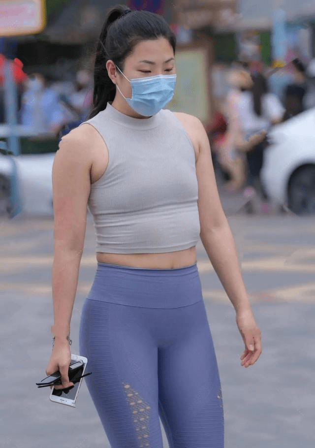 别不知足了膀大腰圆还异想天开连穿搭都找不到重点