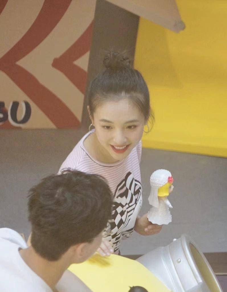 张雨剑承认有女儿后,吴倩首发文,评论区现夫妻同框照