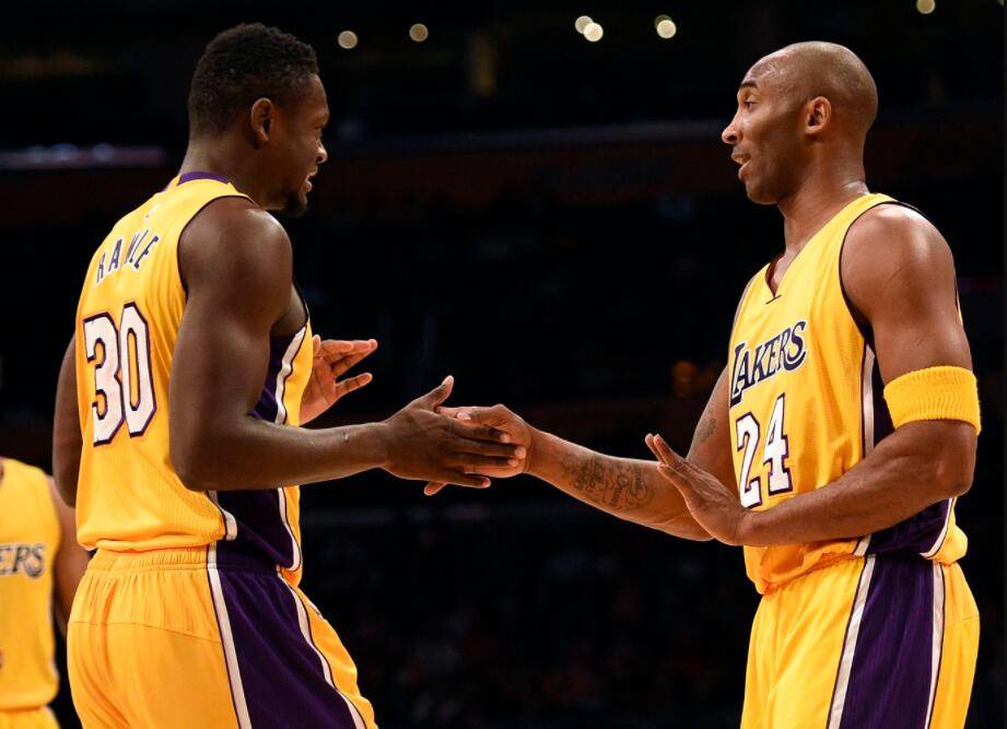 不忘科比教诲!兰德尔坦言:他会为我的表现感到骄傲,每天都想他