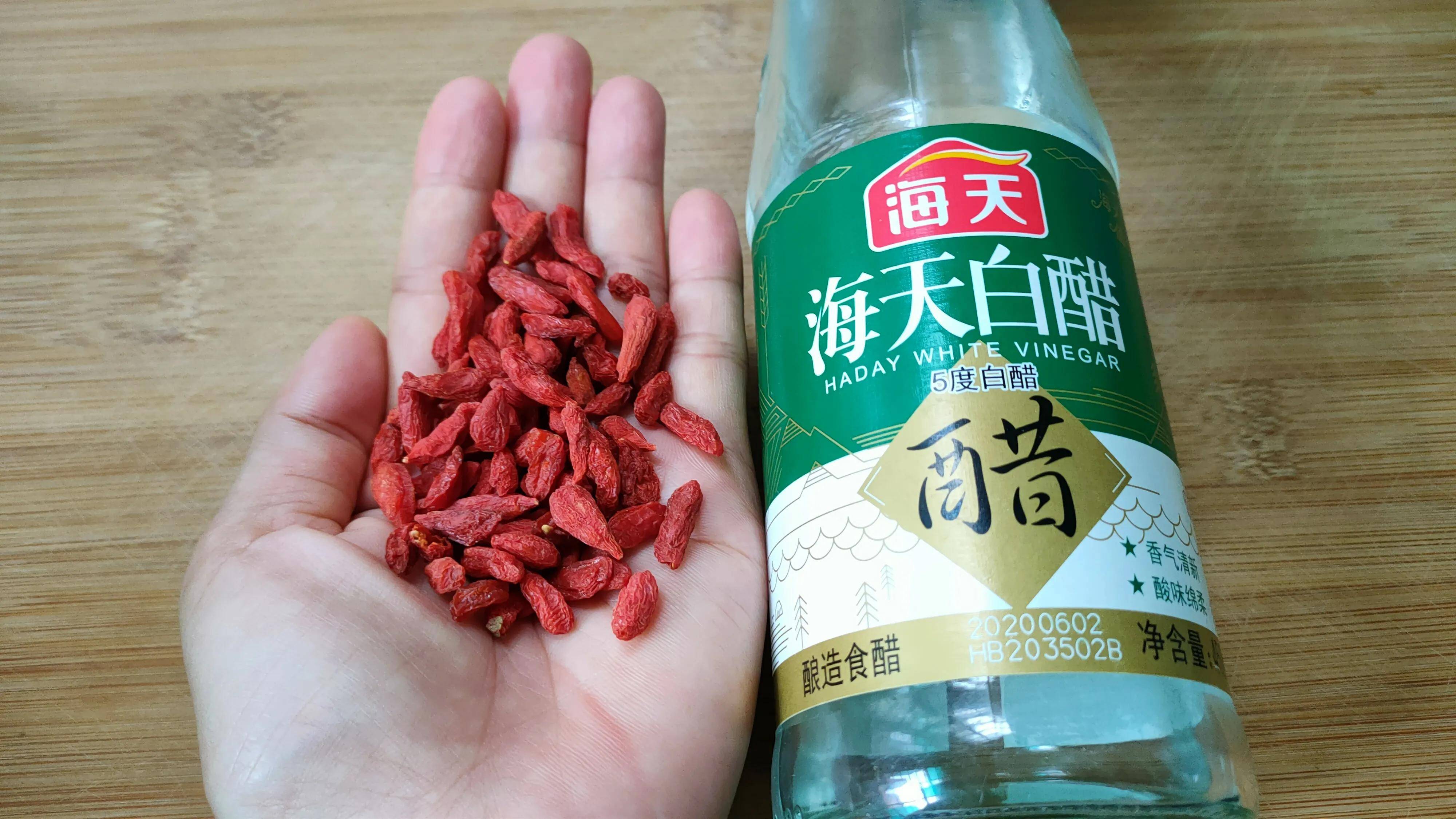 白醋加枸杞作用真的太厉害了我也是今天才知道看完长见识了