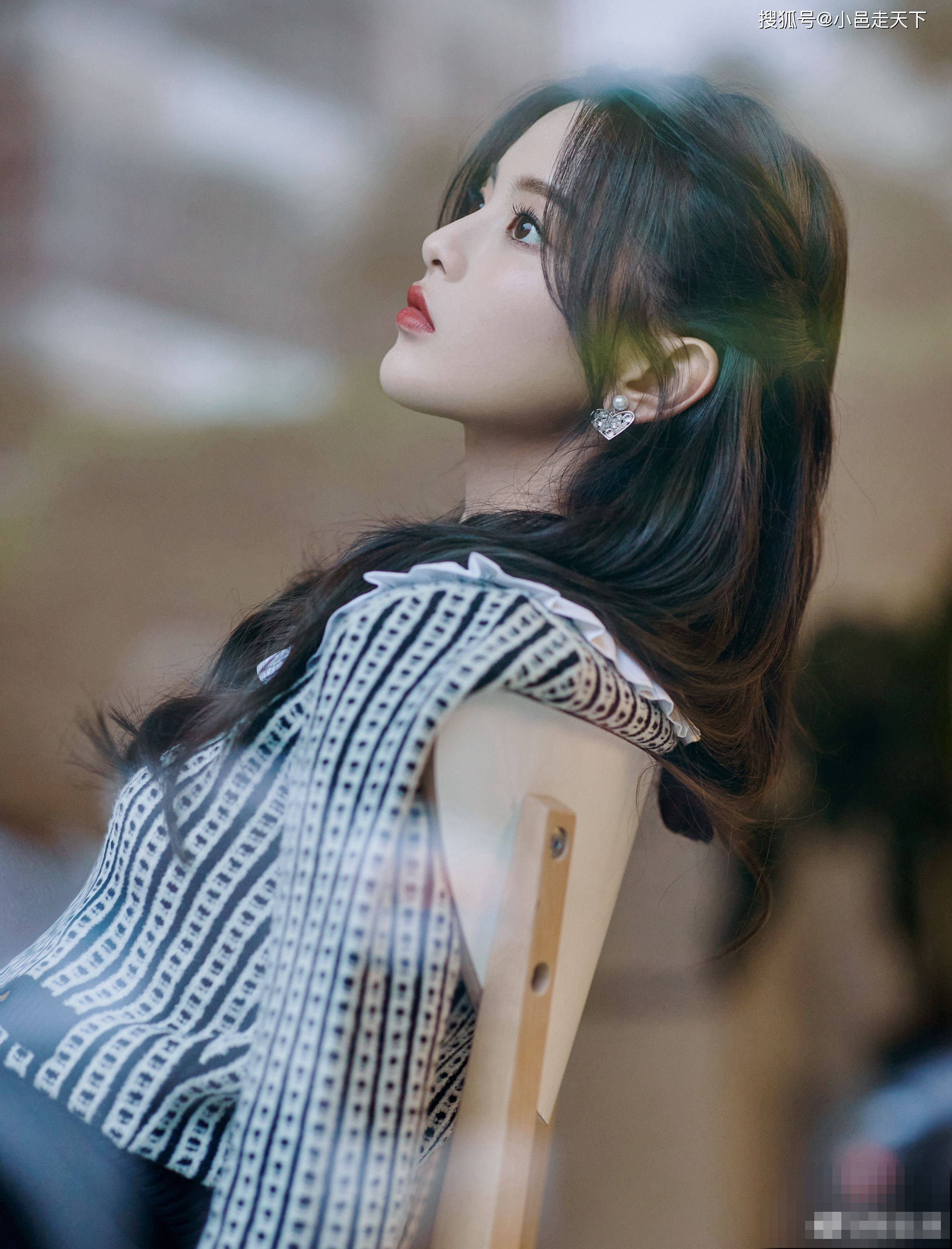 杨超越绿色系列恬静写真合集