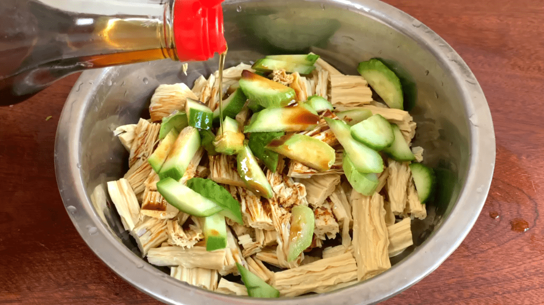 原创
春季泡腐竹,不要放水里就泡,教你饭店秘制方法,不夹生,时间短