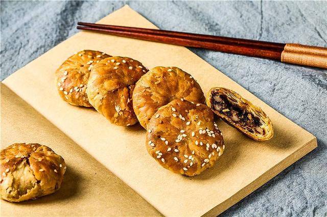 舌尖上的非遗 | 一口咬下去,既酥又脆,满嘴留香的徽州烧饼