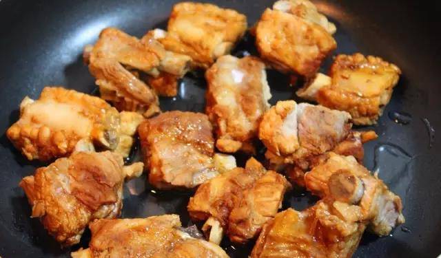 在家怎么自己做干锅排骨 838998c7b6614237a38456eafa7cc934.jpeg