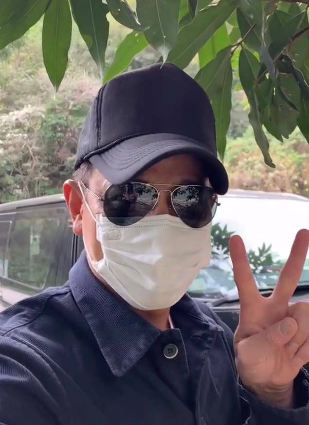 刘德华晒自驾游视频自拍眼角鱼尾纹明显全程没被游客发现