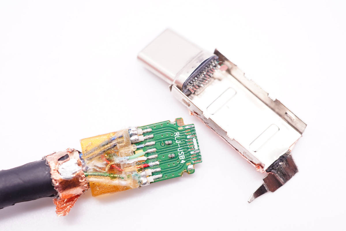 内置|讯光电子0.8米USB4数据线拆解，内置赛普拉斯控制器