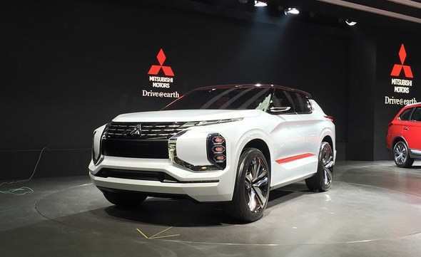 仅12万 三菱全新suv 独有电机系统 配四驱 性能不输汉兰达 设计