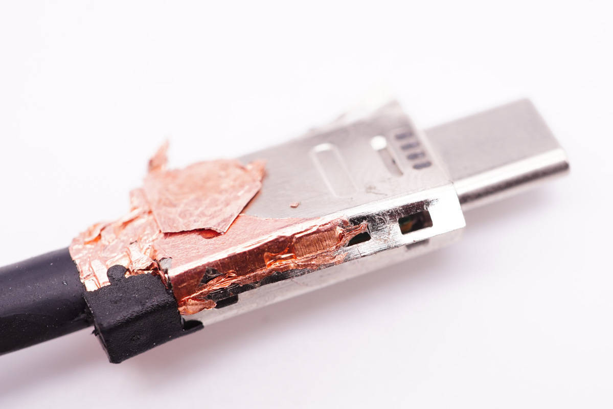 内置|讯光电子0.8米USB4数据线拆解，内置赛普拉斯控制器