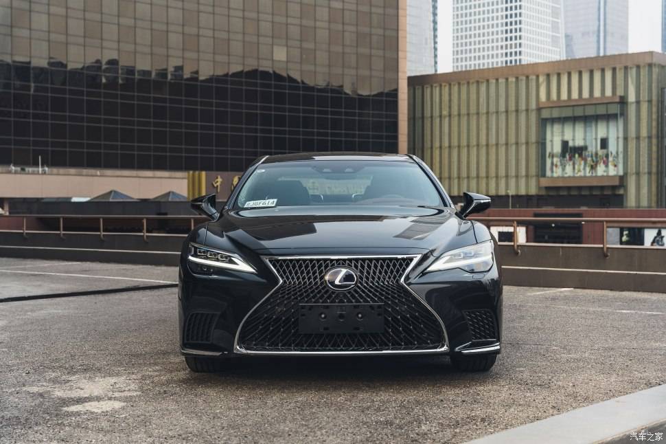 品鉴低调奢华的全新雷克萨斯ls!隐形富豪为何都选它?