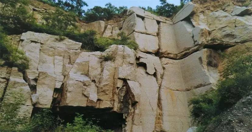 当然除了上面提到的临淄墓群,临淄还有众多古墓葬.