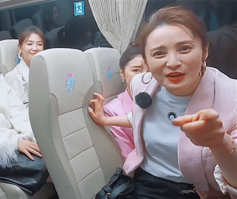 原创蒋勤勤上个真人秀女神形象怕要崩了化妆都掩饰不了脸松垮下垂