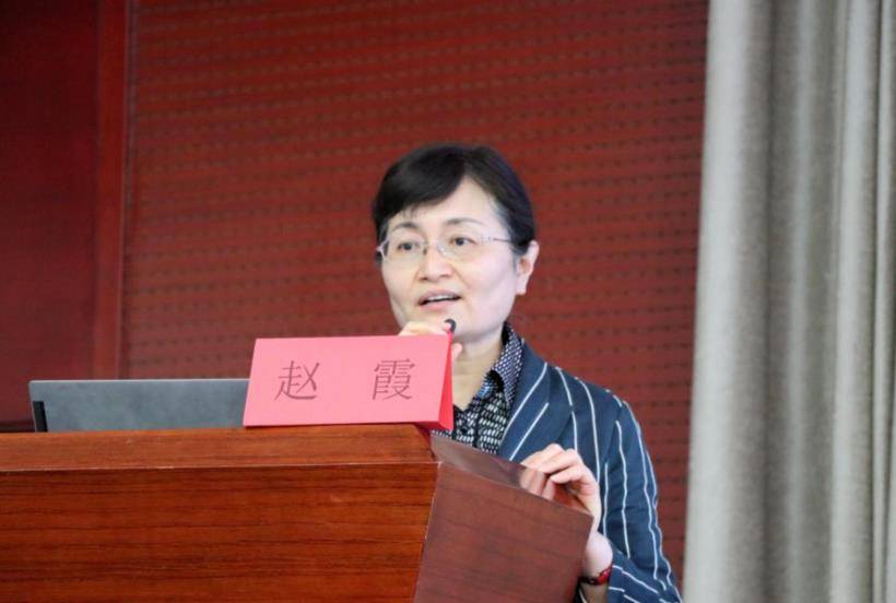北京积水潭医院的赵霞主任就《信息化建设在临床营养的应用》进行了