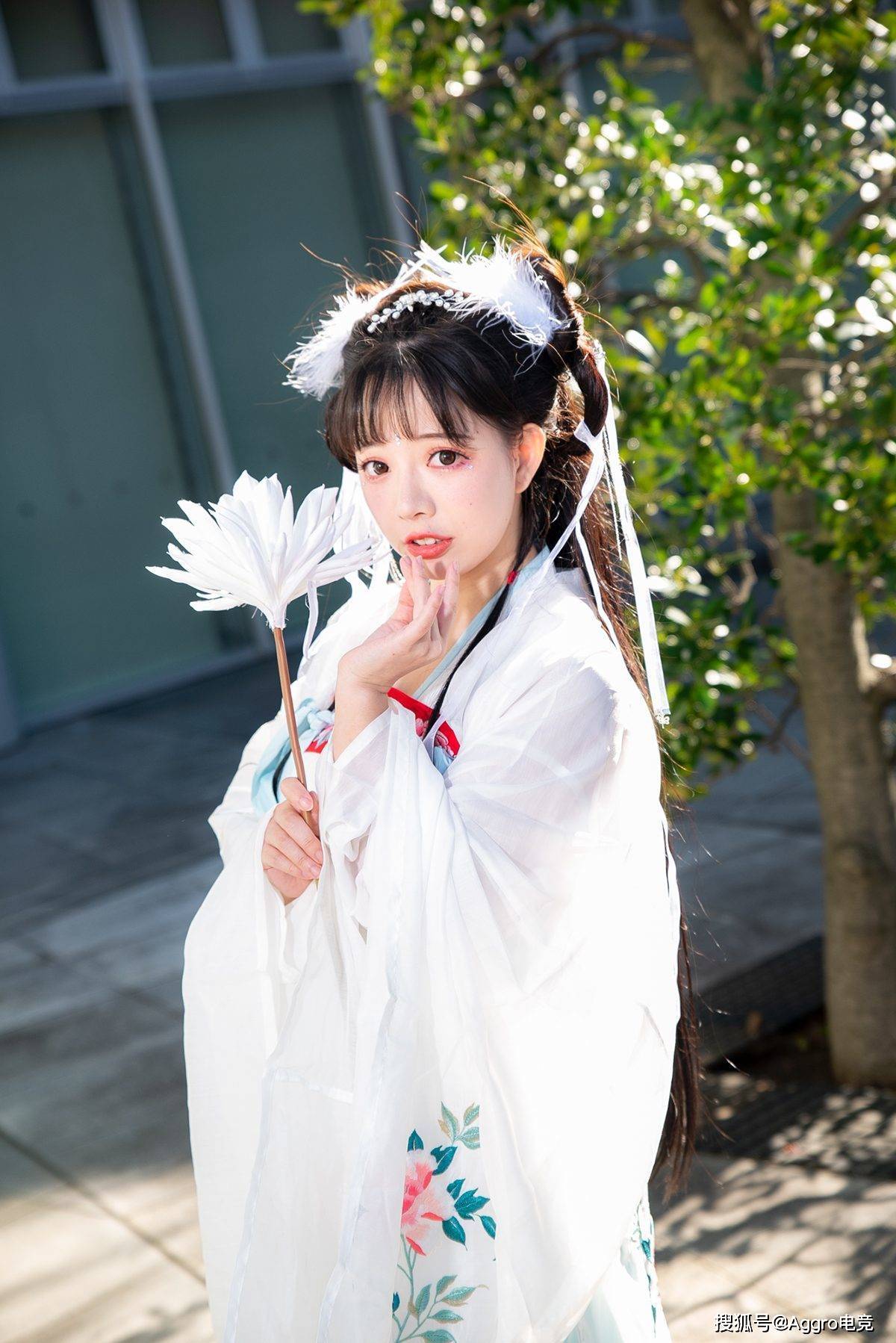 继"肉装鲁班后",王奕萌又玩cos却被男粉吐槽:小臂比我还粗