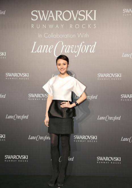 原创袁泉发型把五官秀出来了,"欧式脸"配"二截裙",气质真招摇