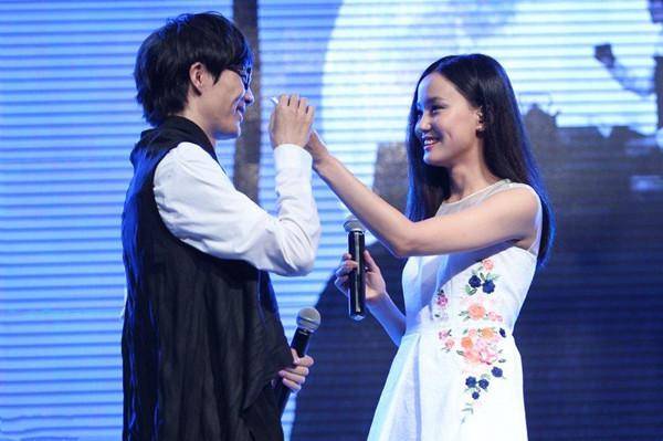 歌手黄龄被质疑单身自曝有男朋友许嵩你直接报我身份证