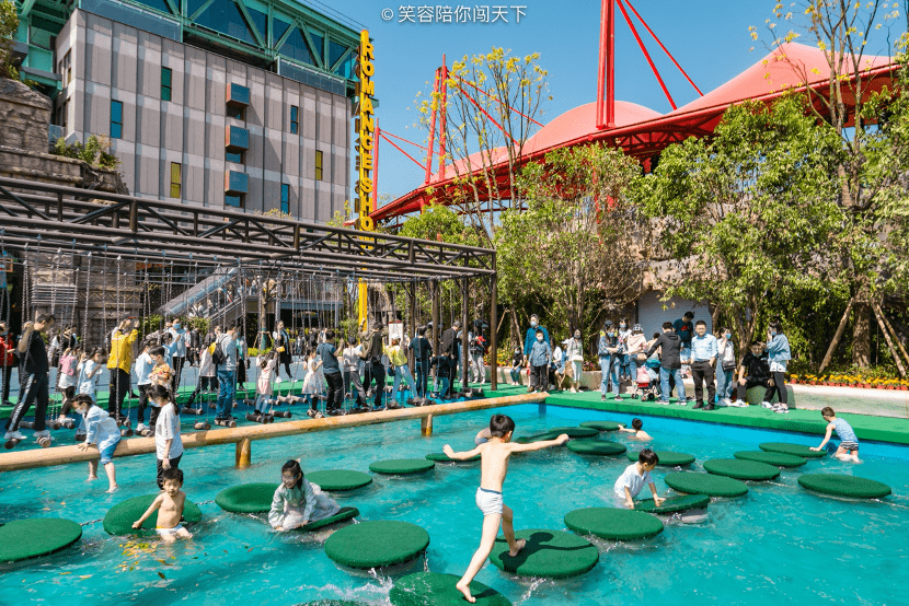 上海新开一景区,开业当天人潮汹涌,游客:有点儿意思