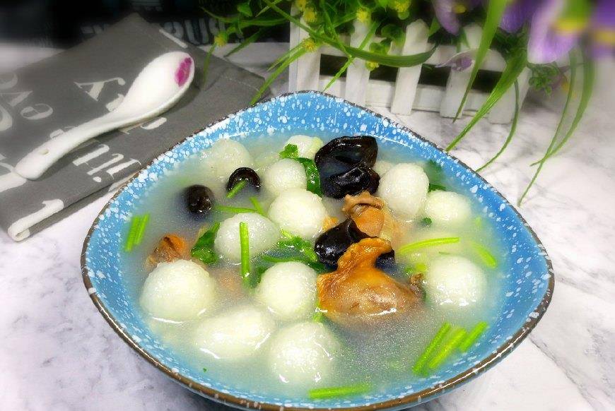 如何简单快速的做一道汤 c553f6054b6d4458b419be12aa8e9cf4.jpeg