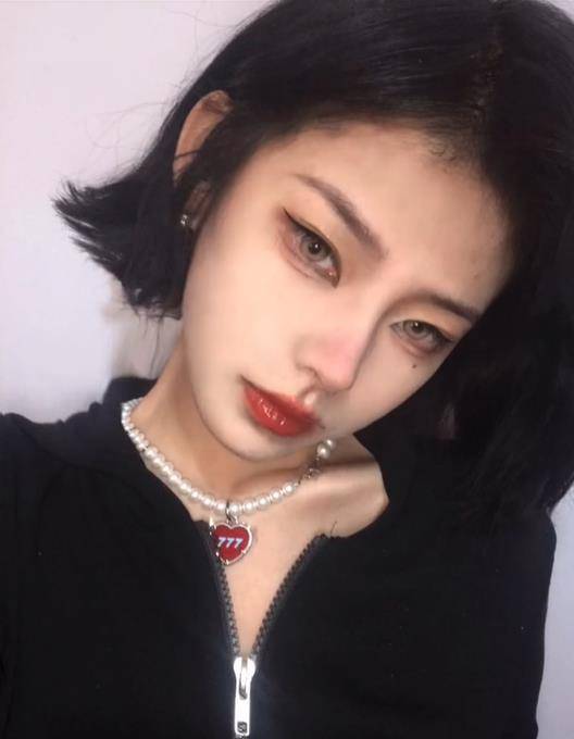 网红西红柿p图技术高超绝美颜值获认可网友曝整形医院拿她照片做宣传